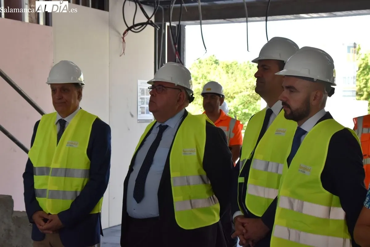 Visita del consejero de Sanidad, Alejandro Vázquez, a las obras del Centro de Salud de Prosperidad. Foto de Miguel A. González