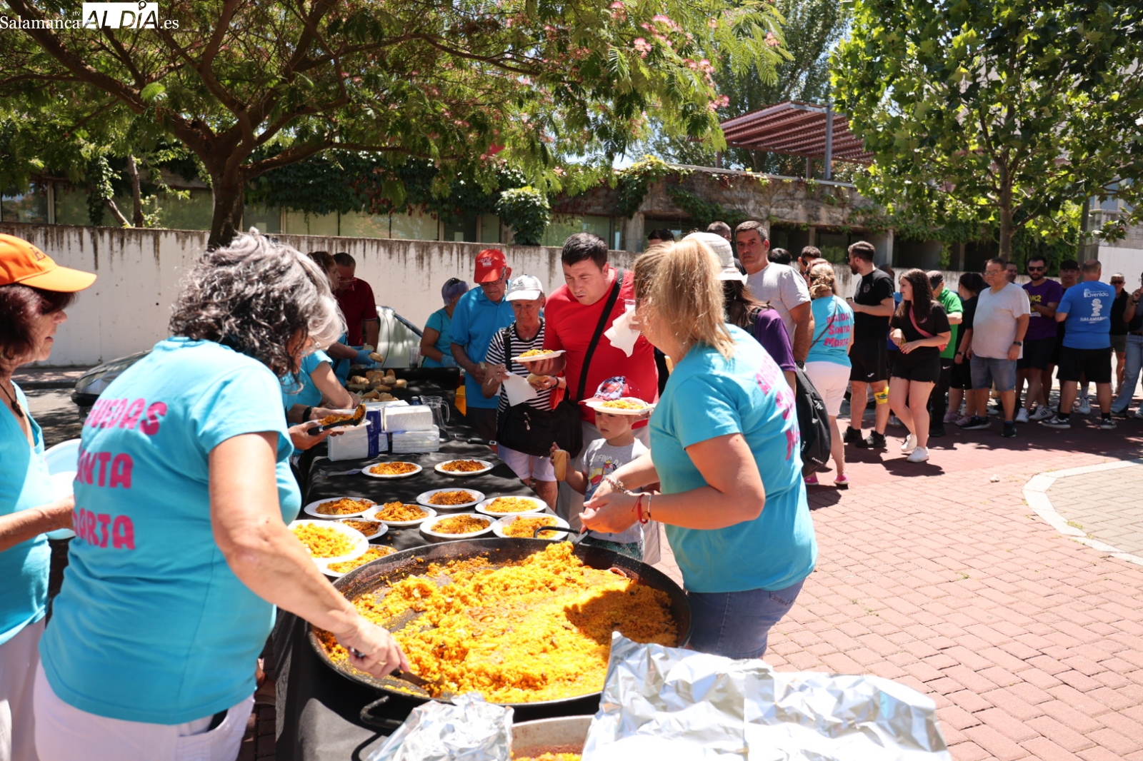Fiestas Santa Marta: la paella popular reúne a 700 vecinos