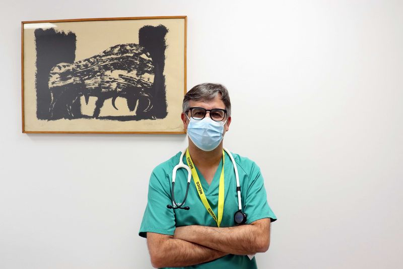 Dimite el jefe de Cardiología del Hospital de Salamanca, Pedro Luis Sánchez