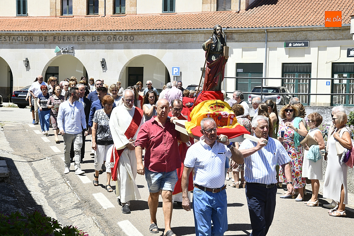 Fuentes de Oñoro celebra a Santiago y homenajea a su párroco