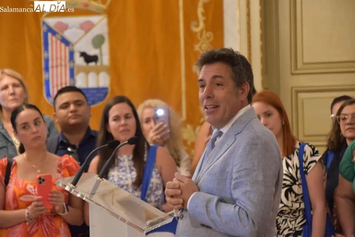 Recepción en el ayuntamiento a un grupo de 70 profesores de español procedentes de Brasil y Estados Unidos | Fotos: Miguel González