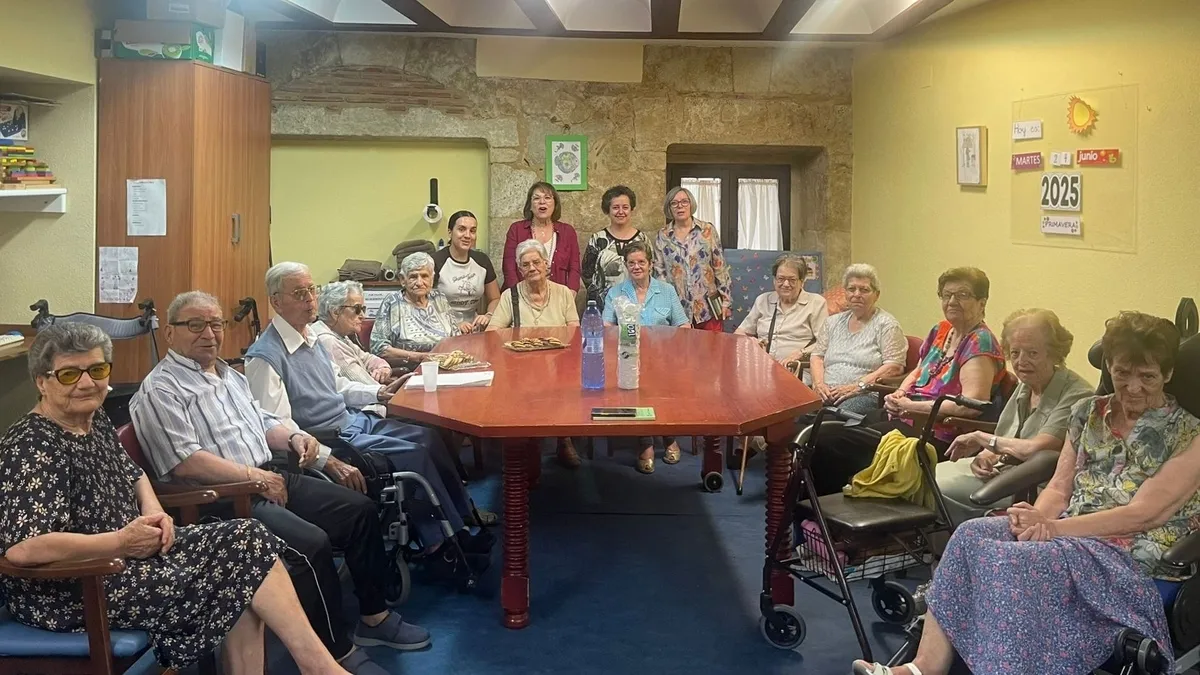 Foto 4 - Los Voluntarios de la Palabra concluyen el primer semestre de visitas a residencias