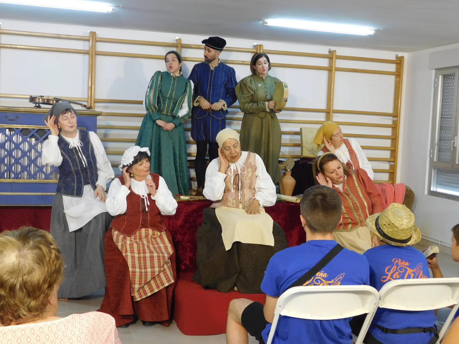 Sando se rinde a la 'magia del teatro' con la función 274 de 'Buscando a Nebrija'