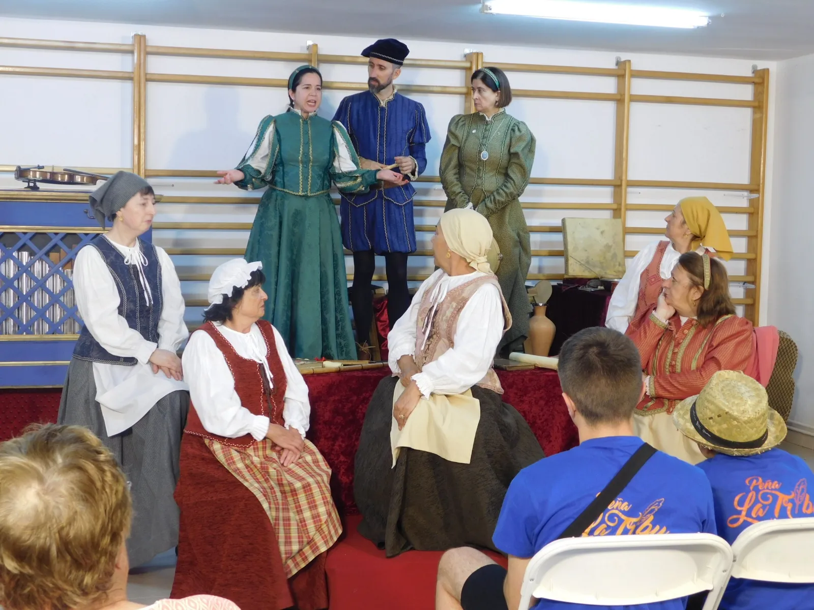 Sando se rinde a la 'magia del teatro' con la función 274 de 'Buscando a Nebrija'