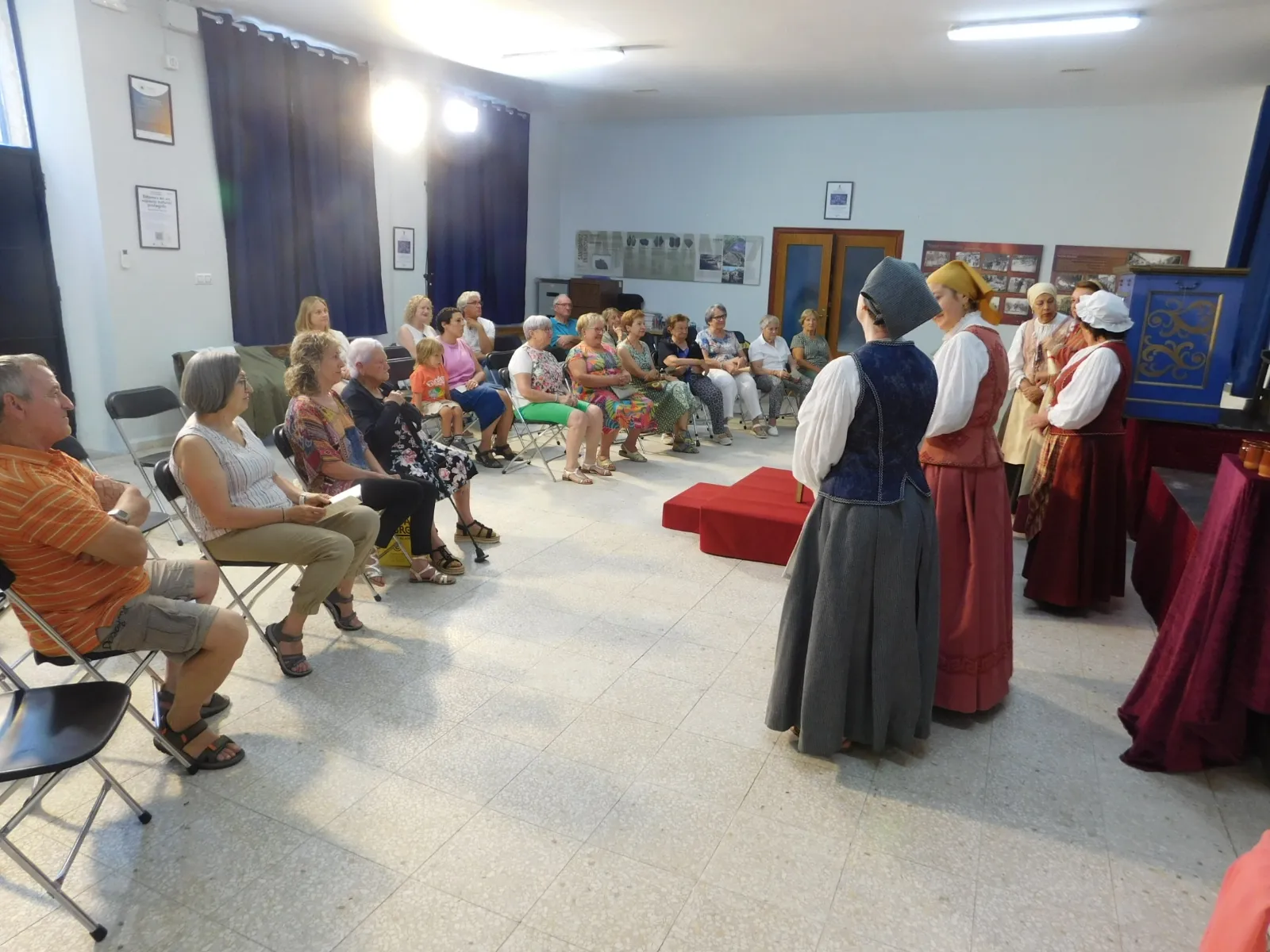 Santibáñez de la Sierra disfruta de la obra “Buscando a Nebrija