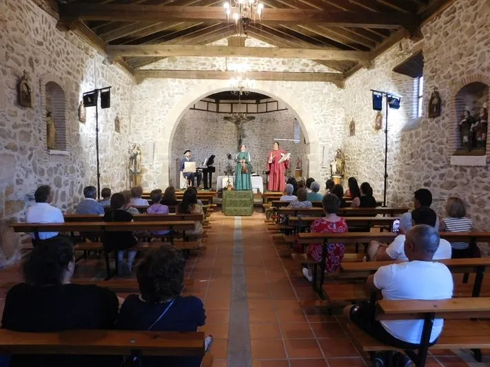 Foto 11 - Extrema sensibilidad en Sieteiglesias de Tormes con 'Arcos y Ecos'