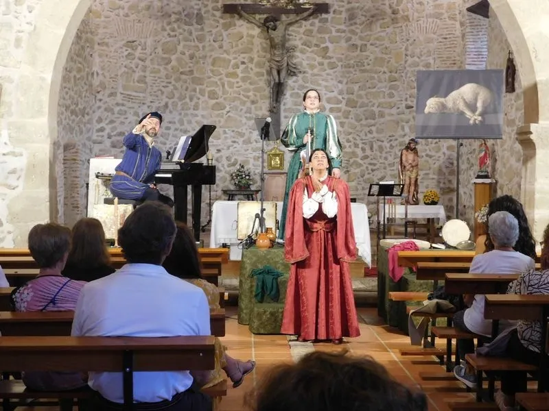 Foto 3 - Extrema sensibilidad en Sieteiglesias de Tormes con 'Arcos y Ecos'