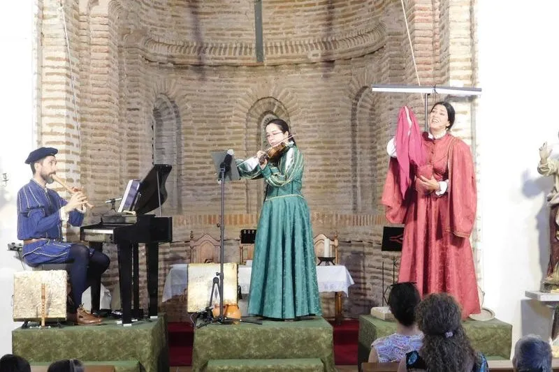 Foto 3 - La joya mud&eacute;jar de Turra de Alba se rinde a la magia de 'Arcos y Ecos'