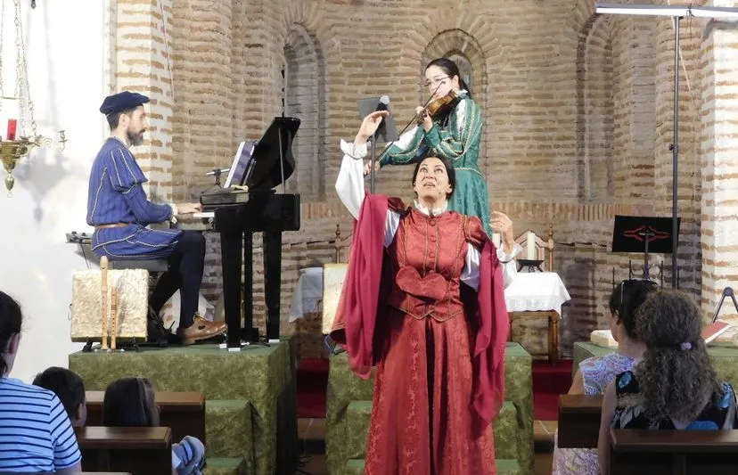 Foto 2 - La joya mud&eacute;jar de Turra de Alba se rinde a la magia de 'Arcos y Ecos'