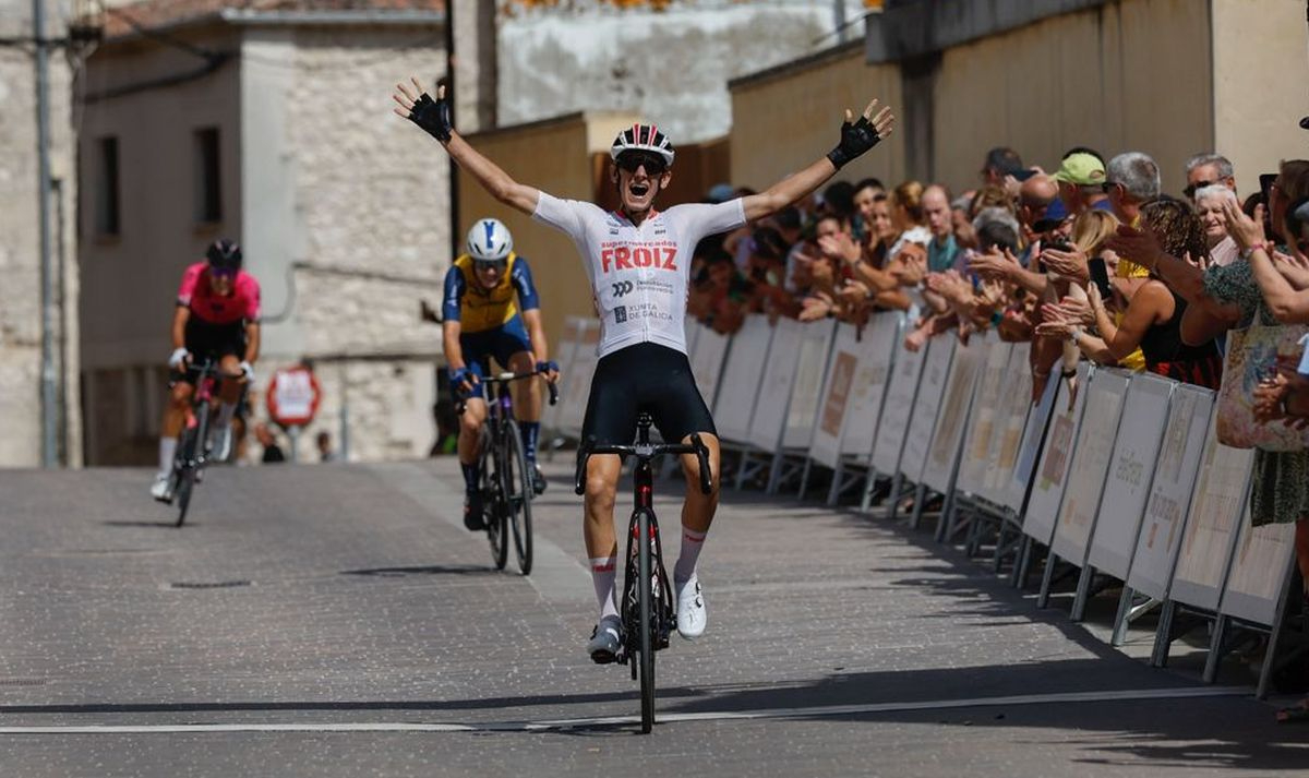 Estelrich gana la etapa de la Vuelta a CyL en Cuéllar y Rey nuevo líder