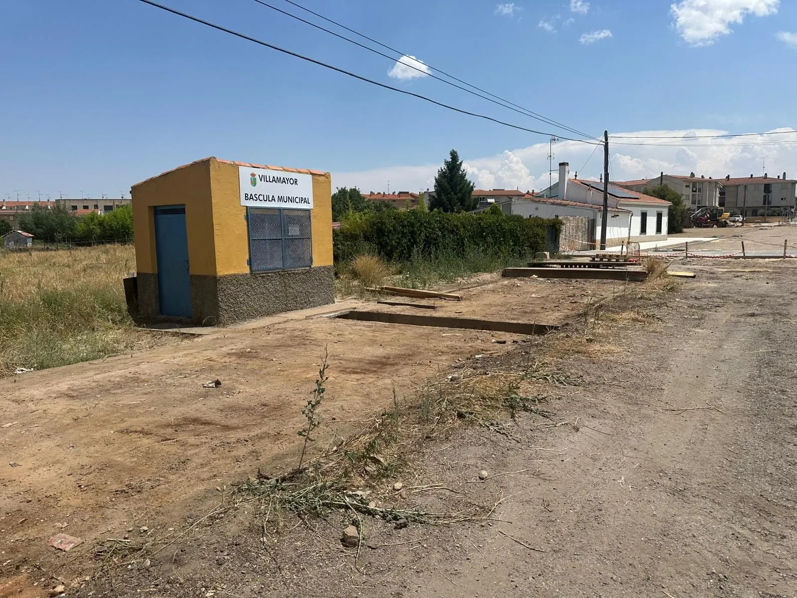 Villamayor inicia la obra de su nueva báscula municipal para modernizar el servicio a los agricultores y mejorar el acceso a la SA-300