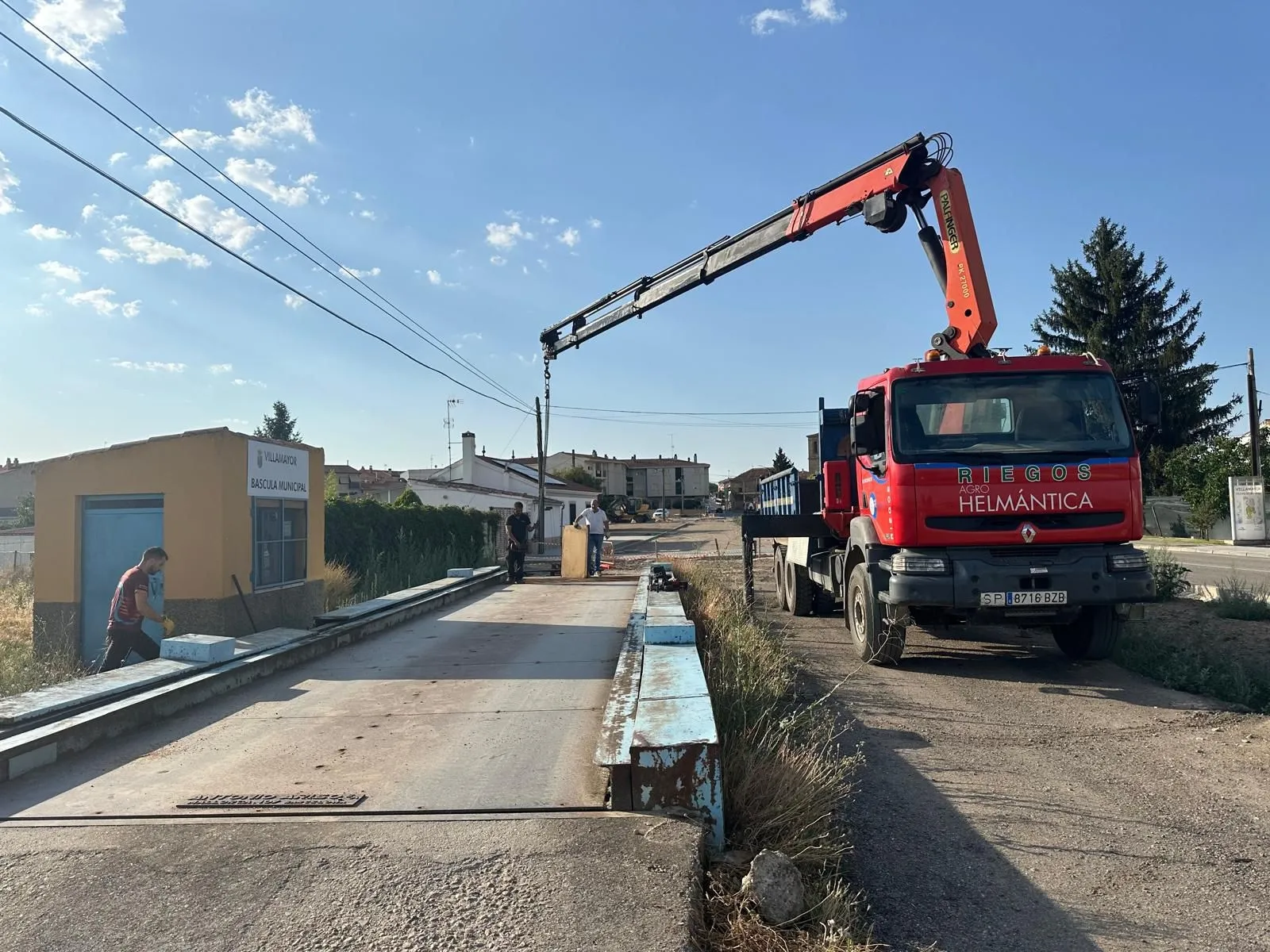Villamayor inicia la obra de su nueva báscula municipal para modernizar el servicio a los agricultores y mejorar el acceso a la SA-300