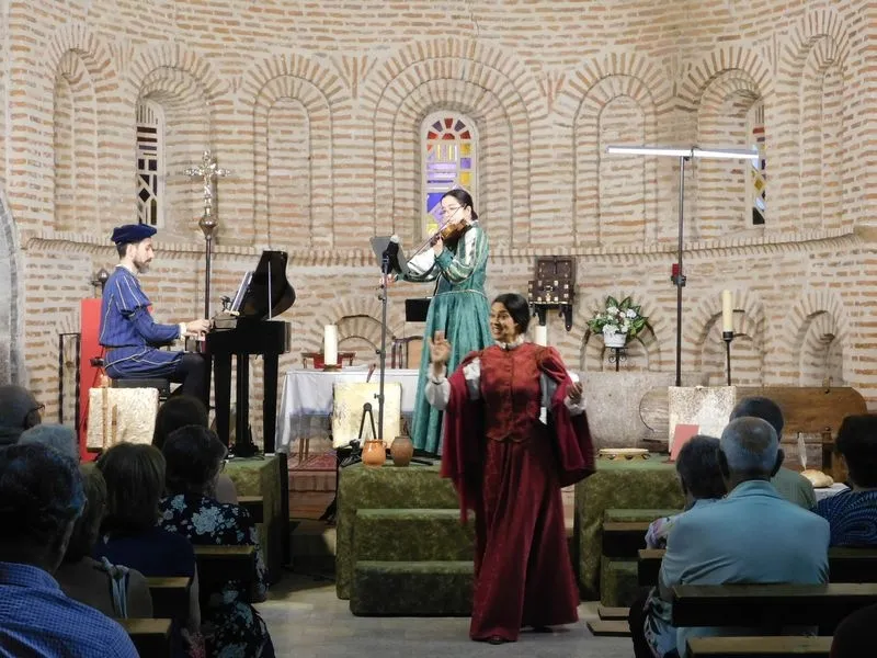 Foto 9 - El arte mud&eacute;jar de Gajates se convierte en escenario y protagonista de 'Arcos y Ecos'