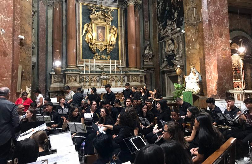 Música de Alba de Tormes emociona en Roma junto a la Santa