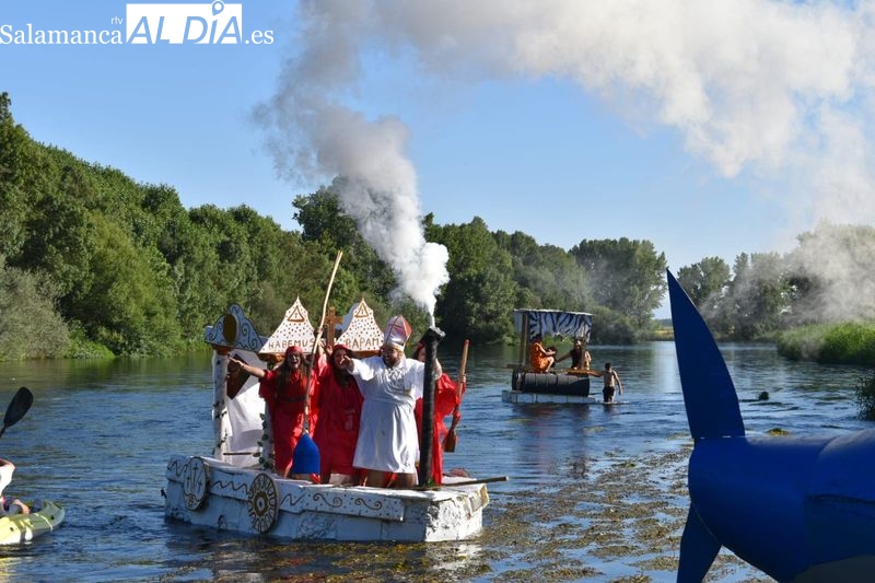 Fiesta de las Barcas de Encinas de Arriba: humor en el Tormes