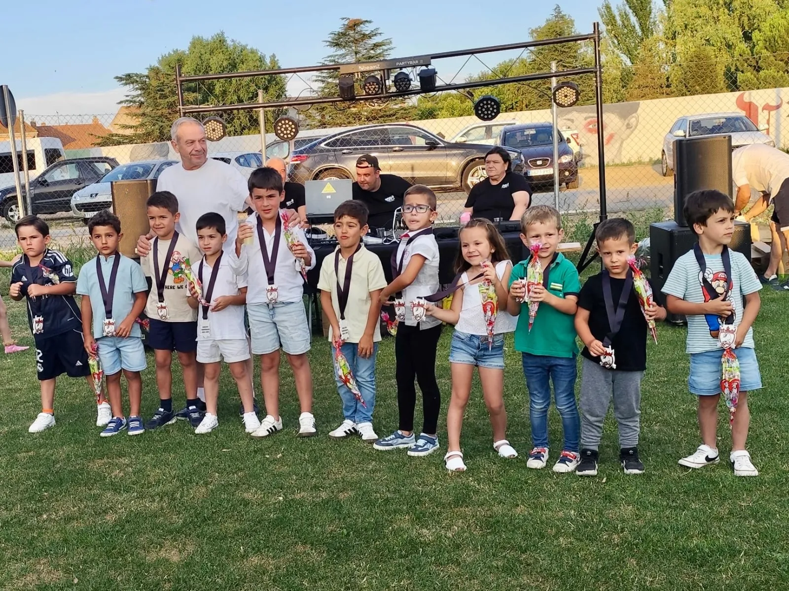 Foto 3 - M&aacute;s de 300 personas en el gran d&iacute;a festivo del Club Promesas Las Villas
