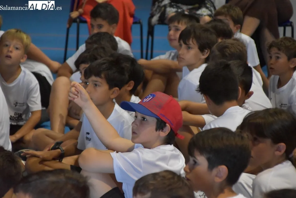 Visita de Vicente del Bosque al Campus que lleva su nombre en Cabrerizos. Foto de Miguel A. González
