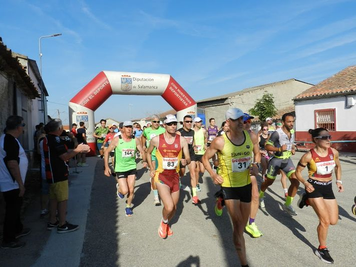 Coca de Alba celebra con éxito la VIII Carrera Solidaria Un nuevo impulso
