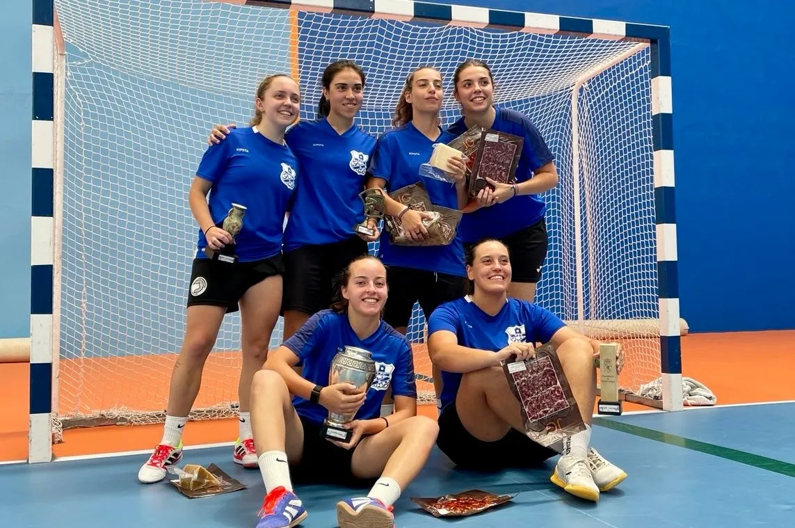 Foto 8 - El equipo Vayatorta FC se lleva el animado Torneo de F&uacute;tbol Sala Femenino de Pe&ntilde;aranda
