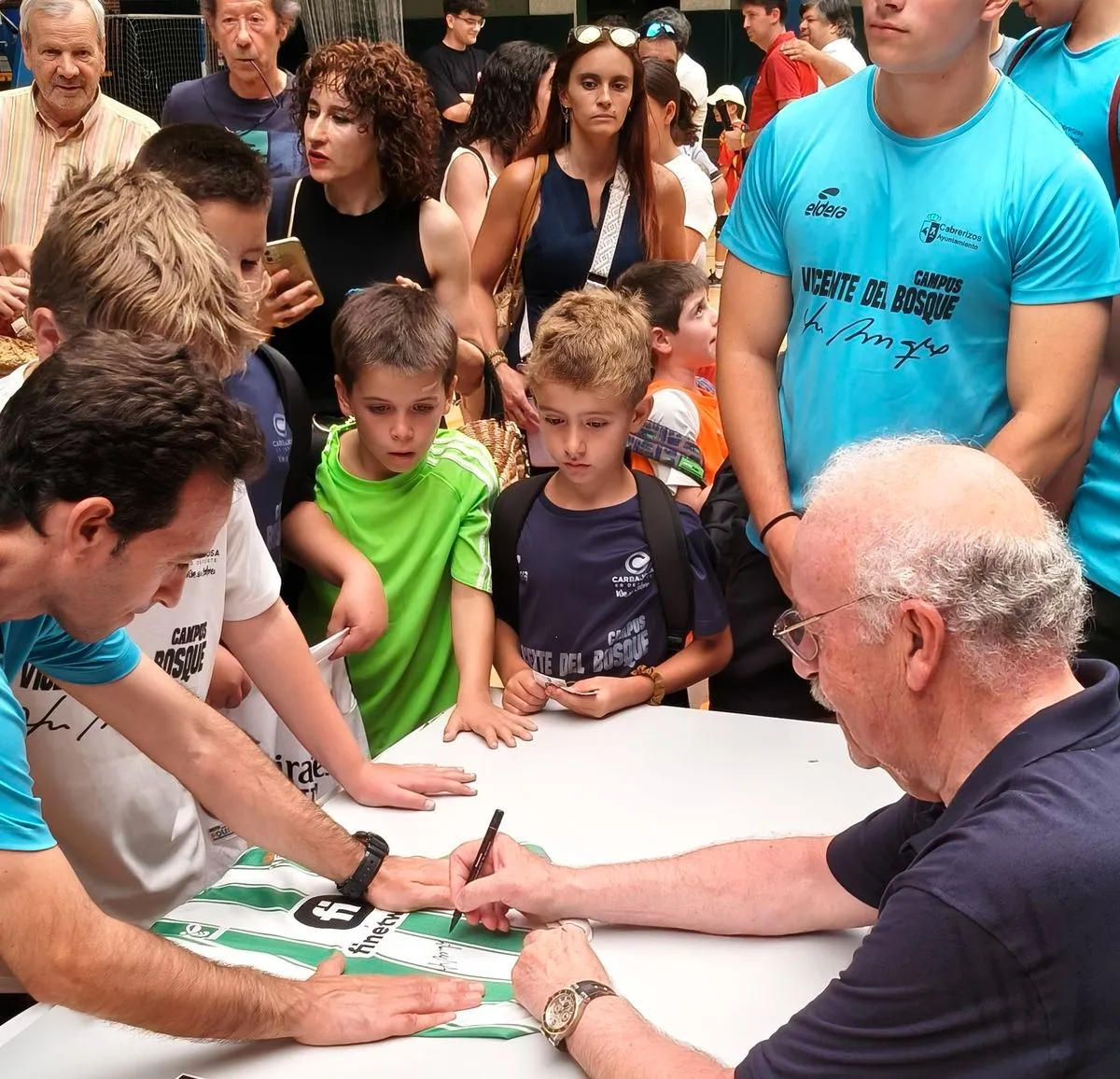 Visita de Vicente del Bosque a su Campus en Carbajosa de la Sagrada