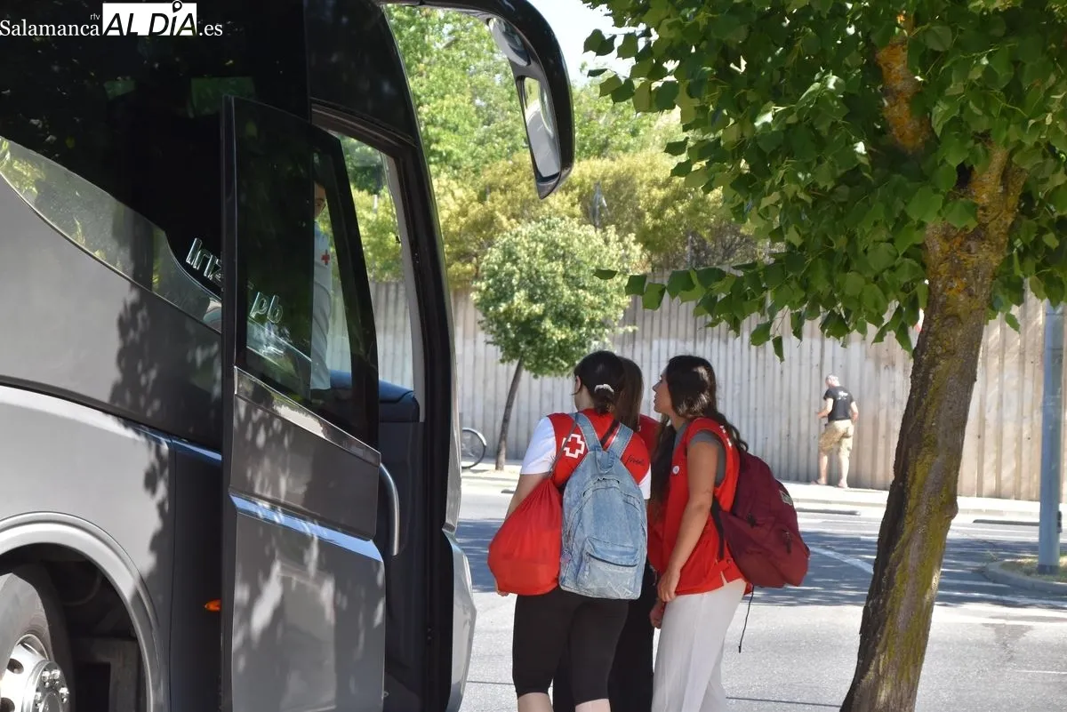 Salida de Salamanca de los participantes en el campamento de verano de Cruz Roja. Foto de Miguel A. González