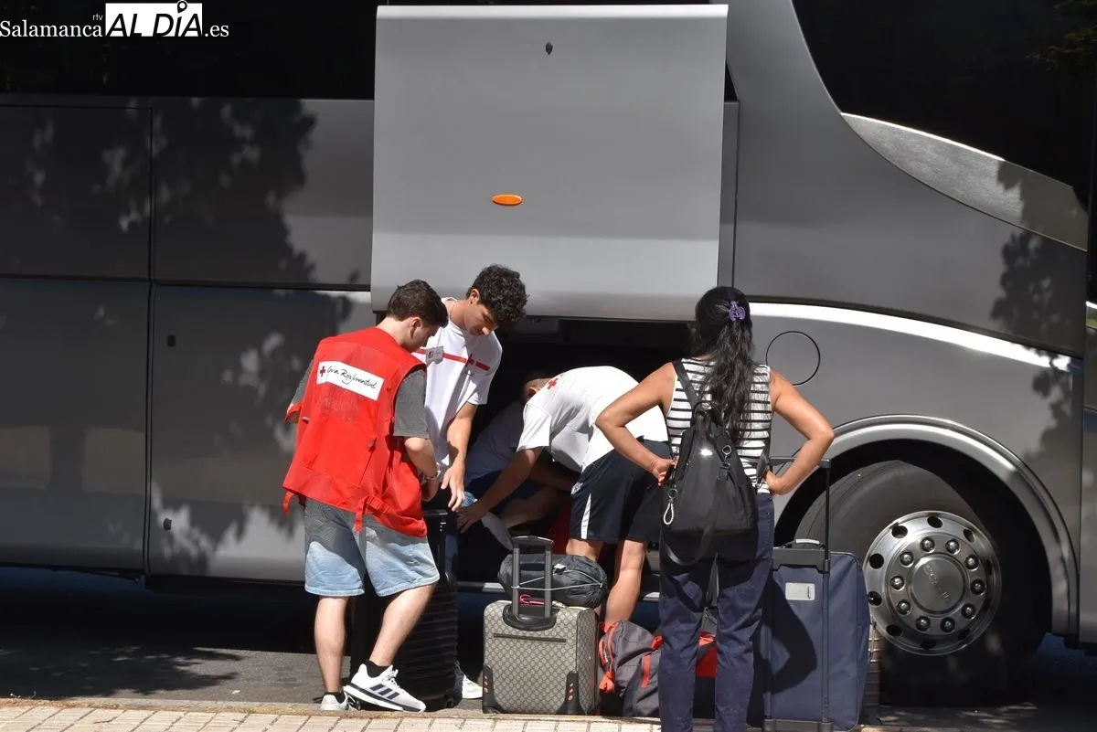 Salida de Salamanca de los participantes en el campamento de verano de Cruz Roja. Foto de Miguel A. González