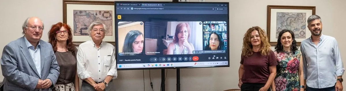 Integrantes del jurado del  premio de poesía en honor a Carmen Martín Gaite. Foto USAL