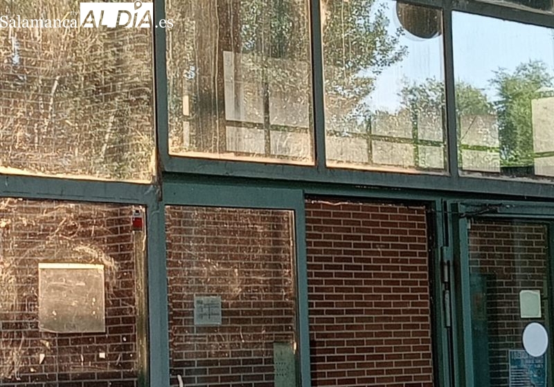 Juan Antonio Pascual denuncia que la empresa del bar de la estación debe 10.000 euros y opera con la concesión caducada