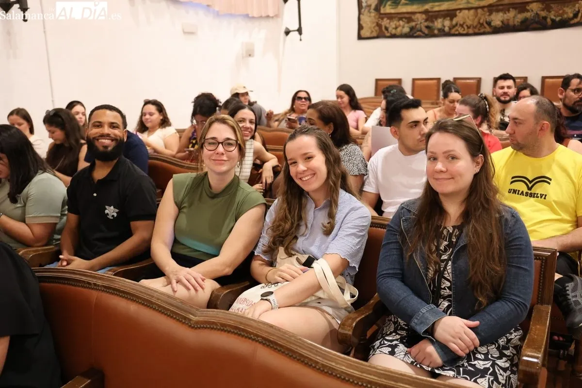 La Universidad de Salamanca y el Banco Santander reciben a los nuevos estudiantes brasileños del programa 'Top España'. Foto de David Sañudo