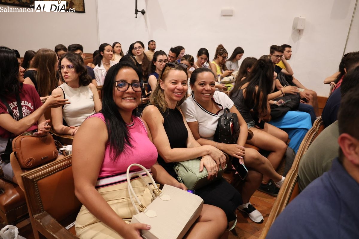 La Universidad de Salamanca y el Banco Santander reciben a nuevos La Universidad de Salamanca y el Banco Santander reciben a los nuevos estudiantes brasileños del programa Top España