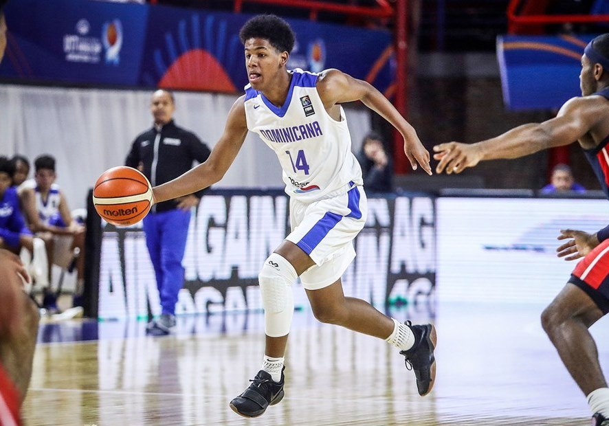 Perfumerías Avenida Xoborg ficha a Sdendry González para Tercera FEB