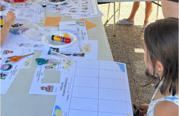 Igualdad y juegos para 30 niños en las piscinas de Alba