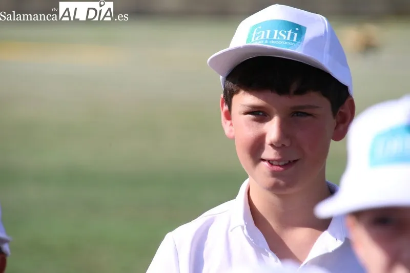 Foto 11 - La visita m&aacute;s especial: 'Pica' sorprende a los ni&ntilde;os del campus de verano del Alba de Tormes CF