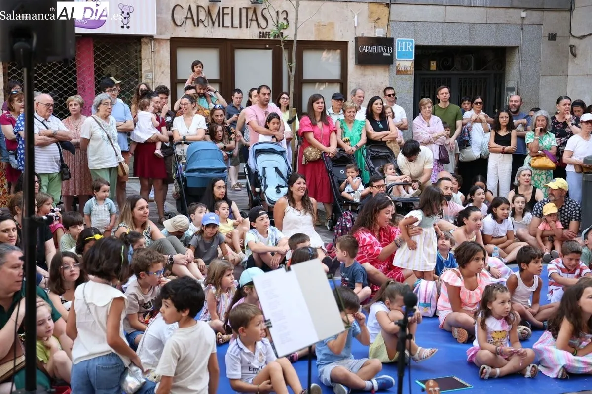 La Caperucita de Carmen Martín Gaite 'regresa' a Salamanca en un emotivo homenaje teatral | FOTOS: David Sañudo 