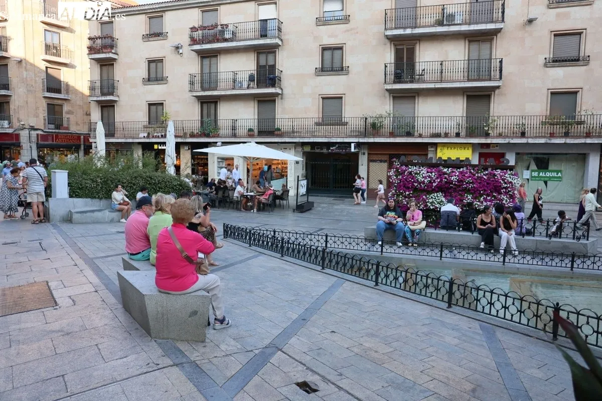 El centro de Salamanca se llena de turistas y charros en una jornada de pleno verano | FOTOS: David Sañudo 