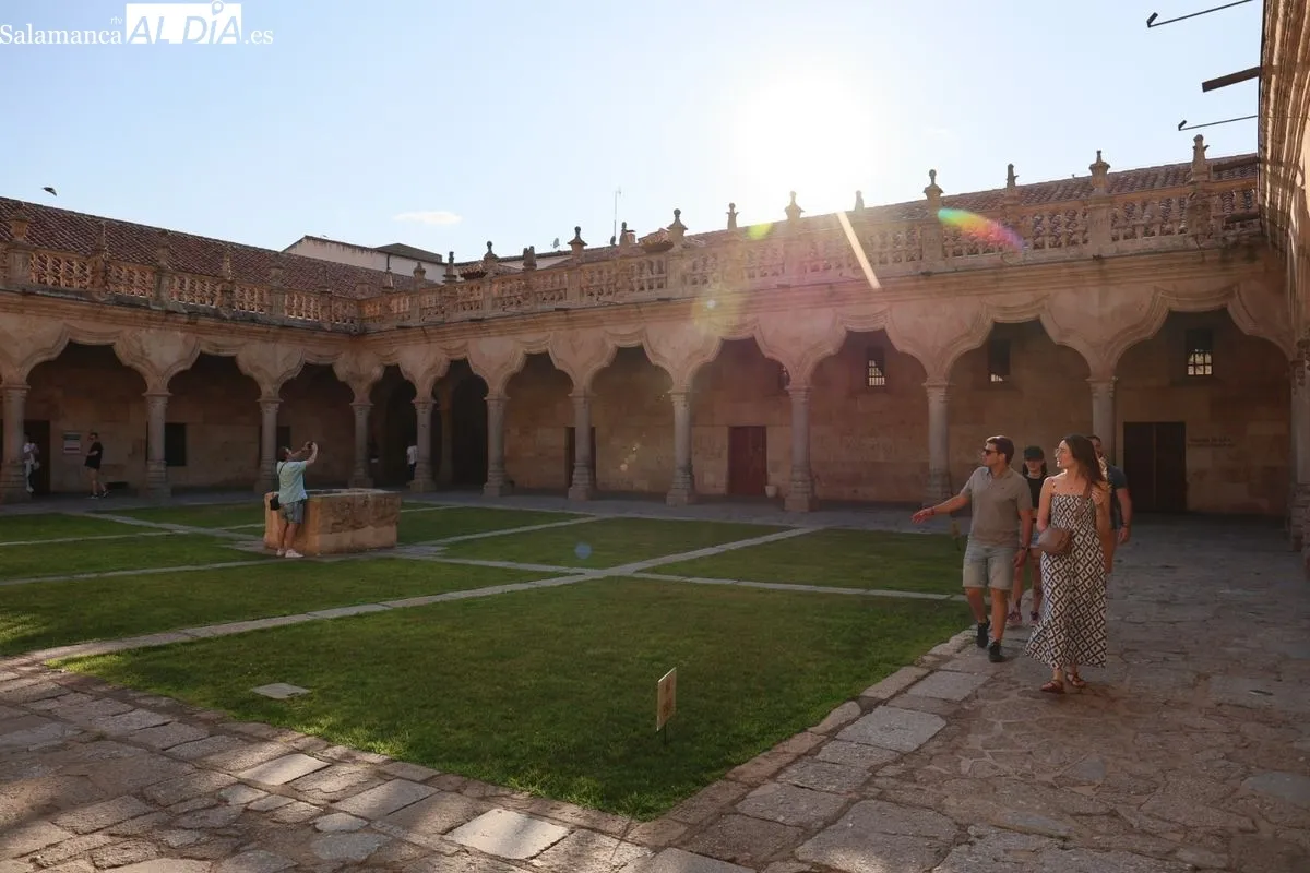 El centro de Salamanca se llena de turistas y charros en una jornada de pleno verano | FOTOS: David Sañudo 