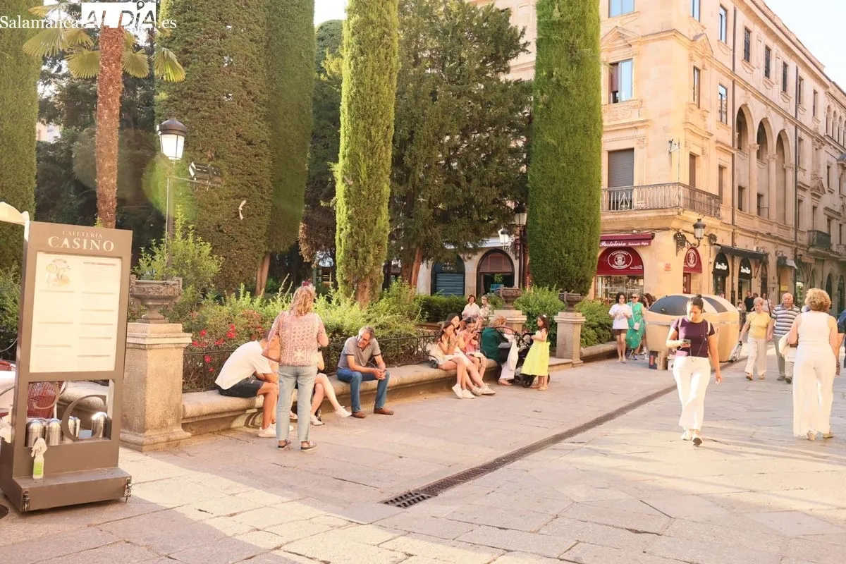 El centro de Salamanca se llena de turistas y charros en una jornada de pleno verano | FOTOS: David Sañudo 