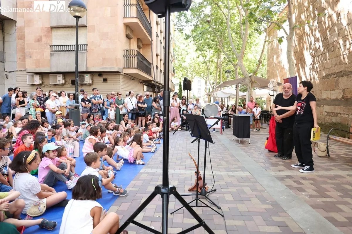La Caperucita de Carmen Martín Gaite 'regresa' a Salamanca en un emotivo homenaje teatral | FOTOS: David Sañudo 