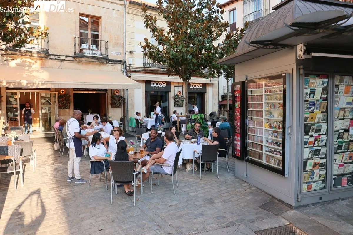 El centro de Salamanca se llena de turistas y charros en una jornada de pleno verano | FOTOS: David Sañudo 