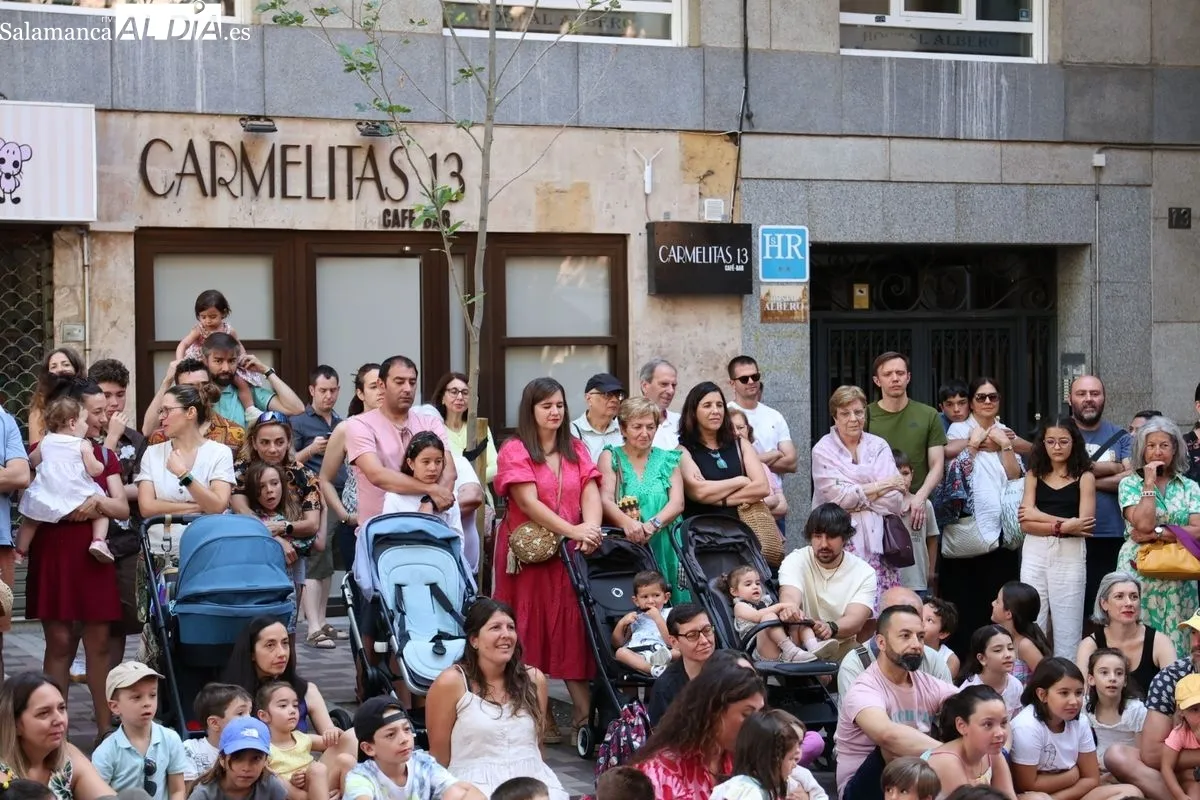 La Caperucita de Carmen Martín Gaite 'regresa' a Salamanca en un emotivo homenaje teatral | FOTOS: David Sañudo 