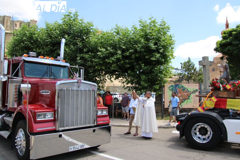 San Cristóbal en Alba de Tormes: la procesión de camiones