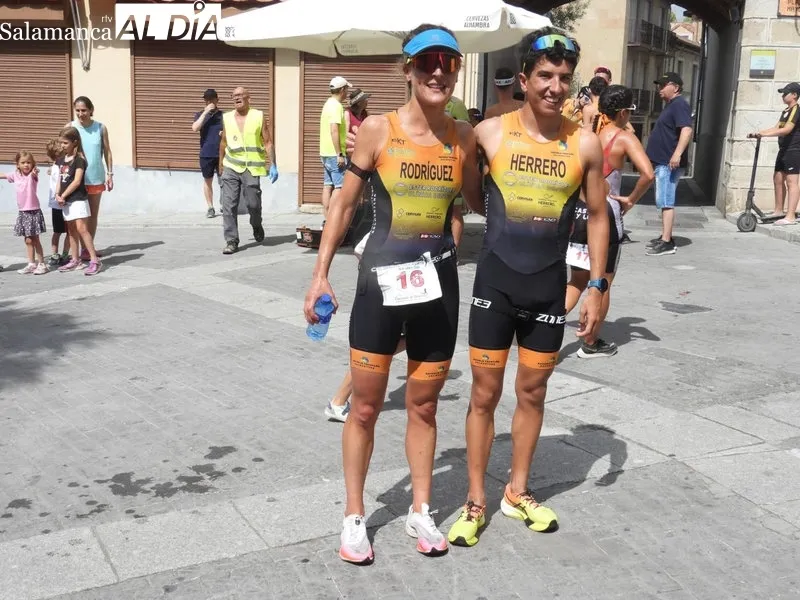 Foto 7 - La Escuela de Triatl&oacute;n Salmantina arrasa en el podio del Triatl&oacute;n de Alba de Tormes