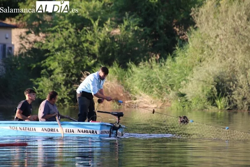 La procesión fluvial por el Tormes, culmen de la festividad de la Virgen del Carmen en Alba | Imagen 3