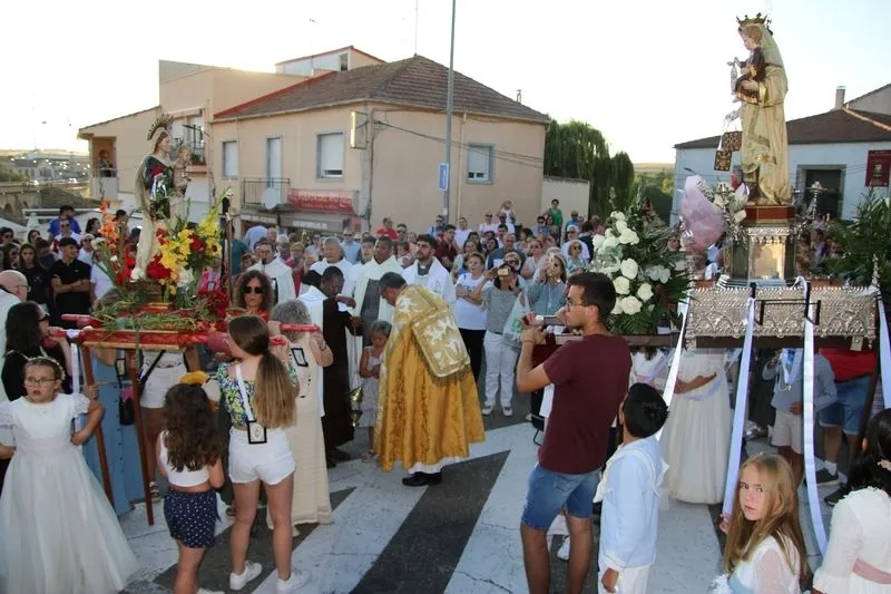 Foto 11 - La procesi&oacute;n fluvial por el Tormes, culmen de la festividad de la Virgen del Carmen en Alba