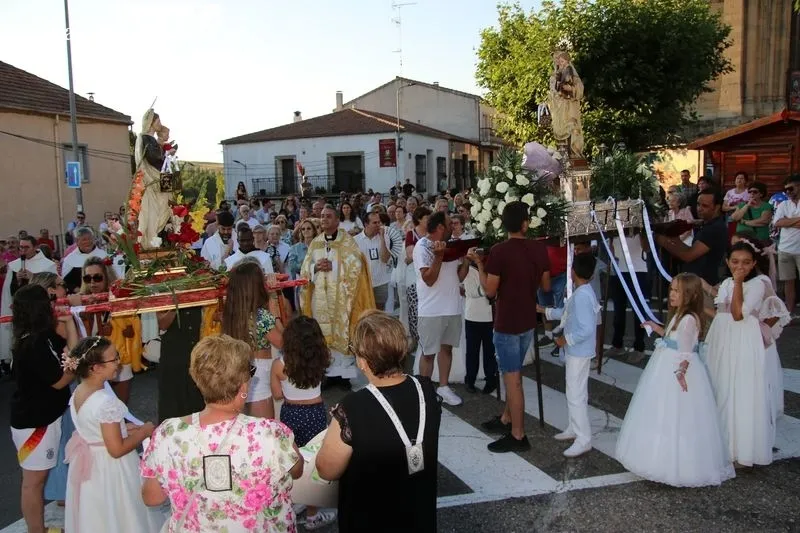 Foto 4 - La procesi&oacute;n fluvial por el Tormes, culmen de la festividad de la Virgen del Carmen en Alba