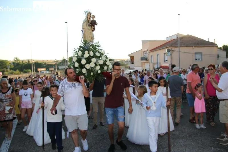 Foto 2 - La procesi&oacute;n fluvial por el Tormes, culmen de la festividad de la Virgen del Carmen en Alba