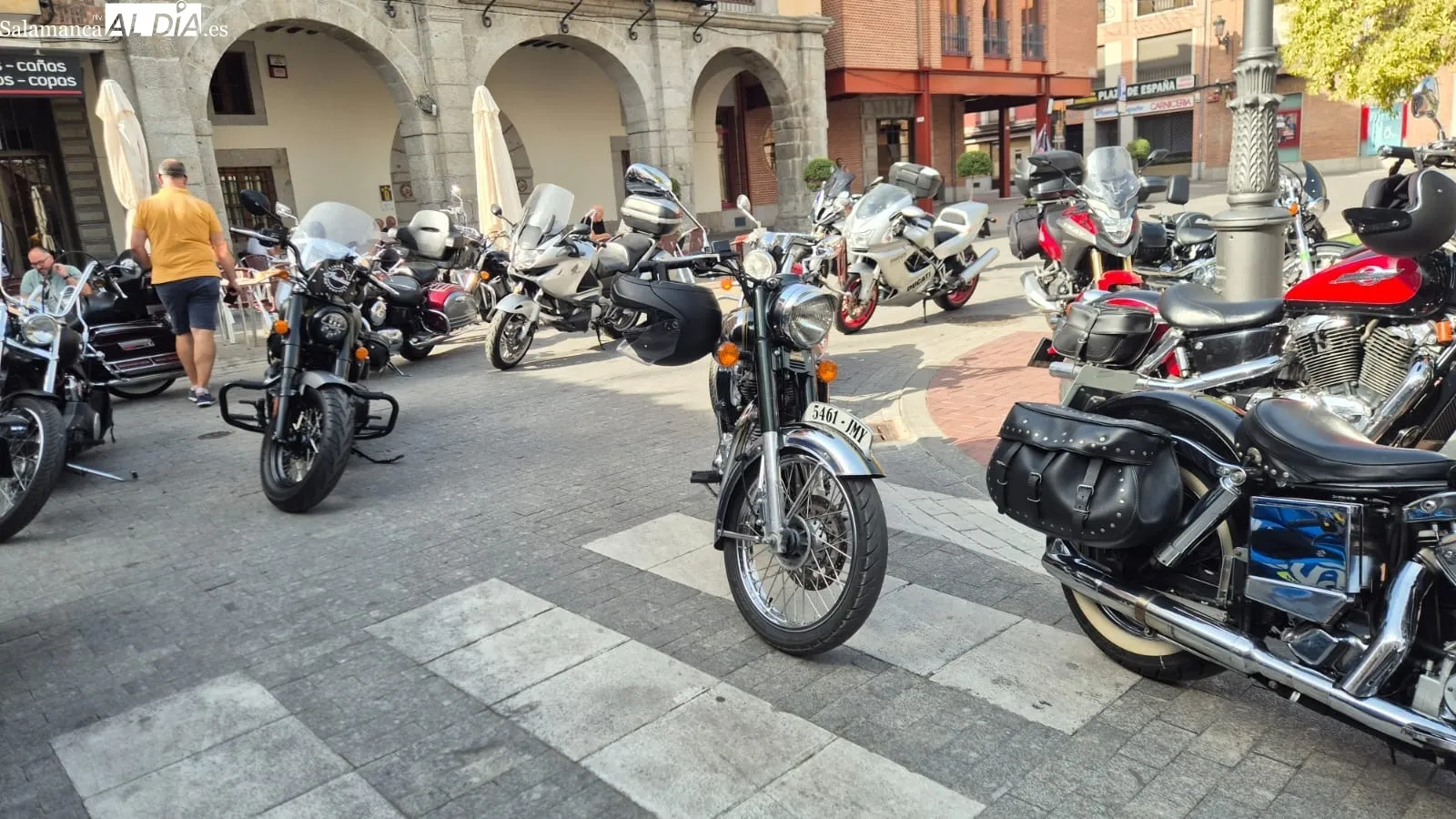 Foto 6 - Cerca de un centenar de moteros participa en el IX Biker Day Ciudad de Pe&ntilde;aranda