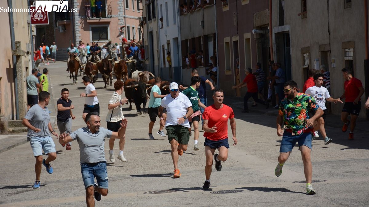 Emoción en el tercer encierro a caballo de las fiestas de Lumbrales