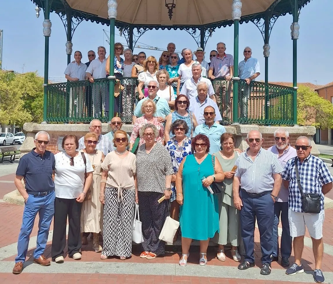 Foto 2 - Una tradici&oacute;n que no falla: Los Quintos del 50 disfrutan de un animado reencuentro en la cuenta atr&aacute;s para las fiestas