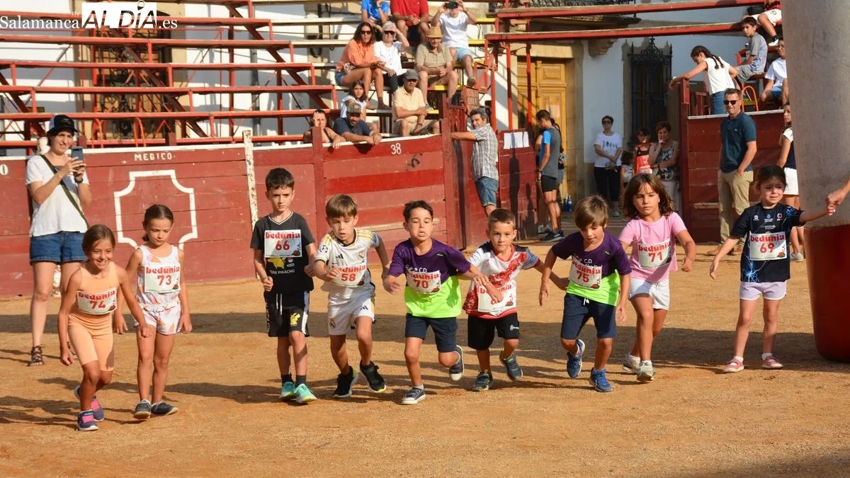Foto 3 - Corredores de todas las edades participan en la X Toromarat&oacute;n de Lumbrales